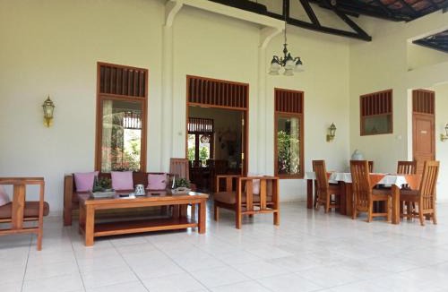 Glenmore House | Rumah Senang Guest House
