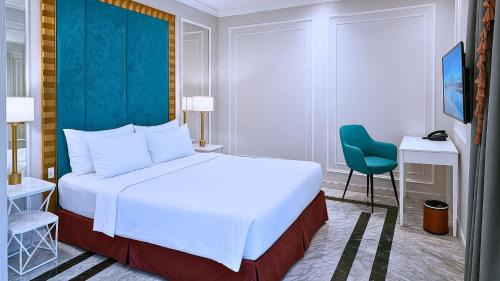 Pagedangan Hotel | The Grantage Hotel & Sky Lounge