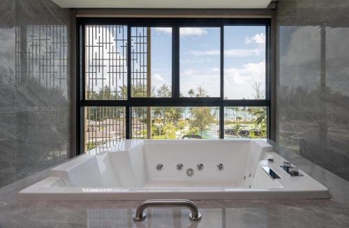Lagoi Hotel | Four Points by Sheraton Bintan, Lagoi Bay