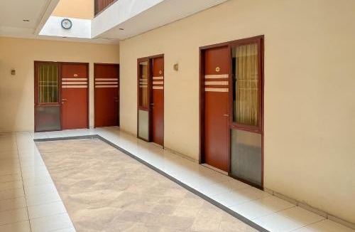 Bandung Hotel | RedDoorz near Tegalega Park 2