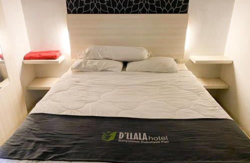 Pati Hotel | RedDoorz near Pantai Idola Banyutowo Hotel D'LLALA