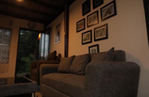 Rinding Batu House | Mama Tia Family Homestay
