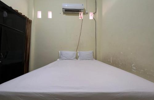 Kendari Hotel | Hotel O Mely Homestay