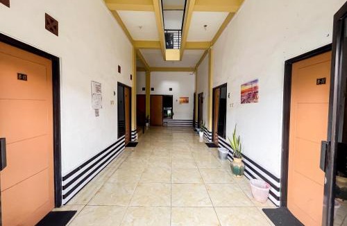 Dinoyo Hotel | Forzando House Redpartner near Universitas Muhammadiyah Malang