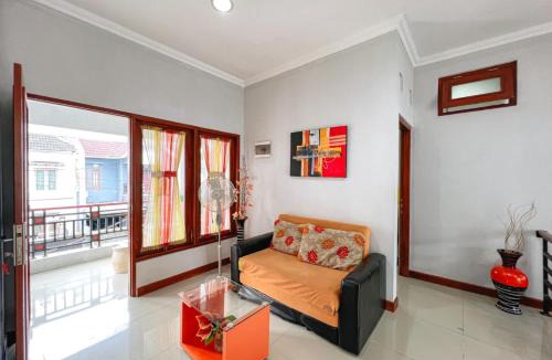 Catur Tunggal House | Homestay Syariah Ambarukmo Plaza by Simply Homy