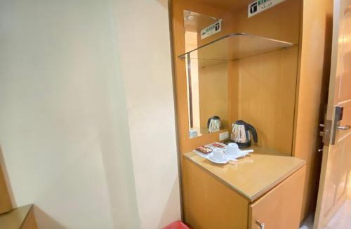 Campalagian Hotel | Lilianto Hotel Polewali Mitra RedDoorz