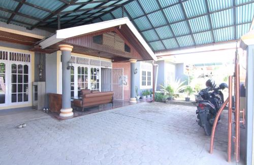 Padang House | Penginapan Bunga Sonsang Padang Syariah