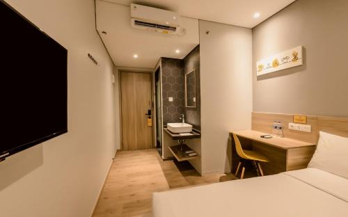 Kampung Bali Hotel | Yellow Bee Tanah Abang