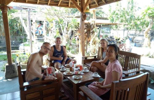 Lovina Bed & Breakfast | Sunrise Lodge & Lounge