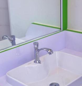 East Jakarta Hotel | Titanium Express HomTel