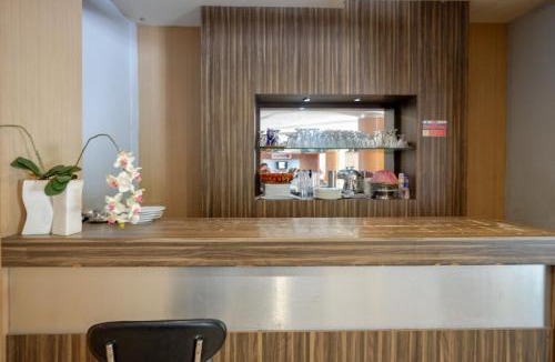 Pulupanda Hotel | RedDoorz Plus near Hotel Benua Kendari