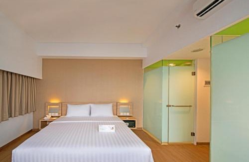 Manado City Centre Hotel | Whiz Prime Hotel Megamas Manado
