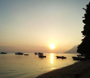Bunaken House | Sunset Guest House & Bar