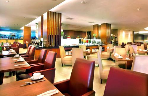 Makassar Hotel | Aston Makassar Hotel & Convention Center