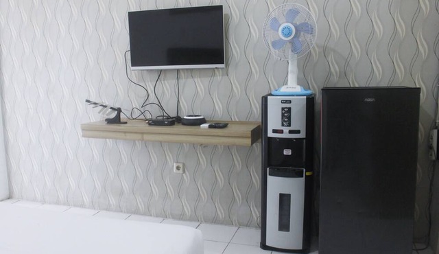 Homey And Best Deal Studio Apartment At Emerald Towers in Bandung