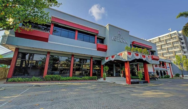 OYO 3934 Hotel Istana in Pekalongan