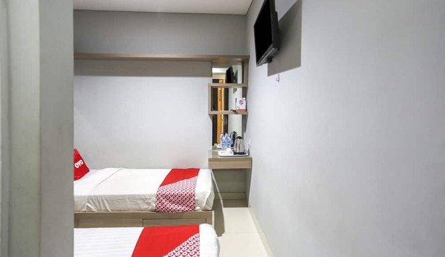 Super OYO Capital O 90056 Wisma Kebon Kacang 9 in Jakarta