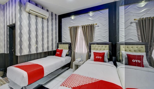 Super OYO 4010 Zaara Guest House Syariah in Padang