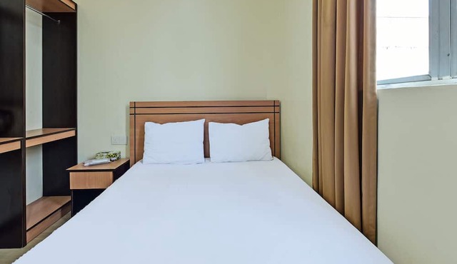 SPOT ON 91336 Guesthouse Tarumanegara in Karawang