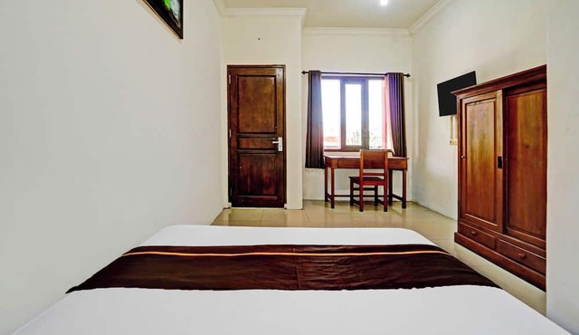 Super OYO 3702 Homestay Bougenville Syariah in Lamongan