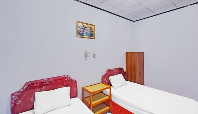 Hotel O Wisma Arwini Syariah Near Benteng Balangnipa