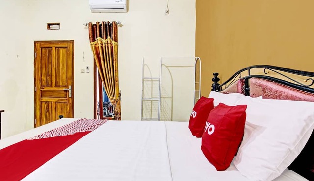 OYO 92045 Panca Putri Guest House in Temon