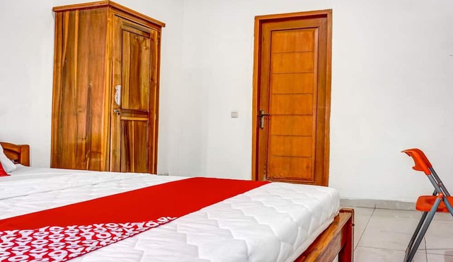 OYO 90846 Guesthouse Bintaro Asri Syariah in South Tangerang