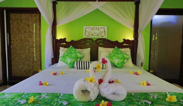 Kirana Homestay - Leaf Bungalow