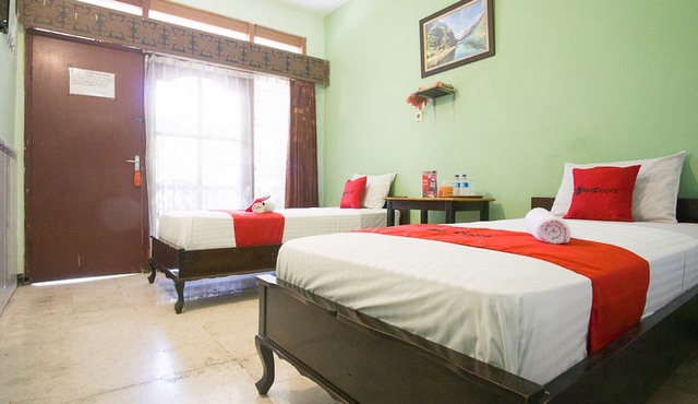 RedDoorz Syariah @ Jalan Gajah Mada in Jember