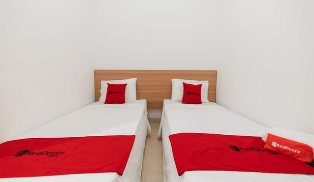 RedDoorz @ Graha Cemerlang Maros