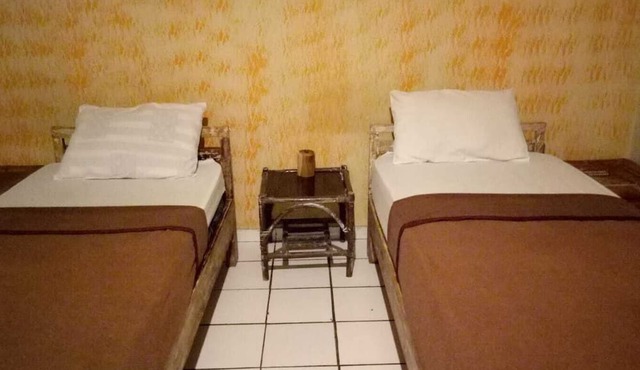 Lovina Central Hostel