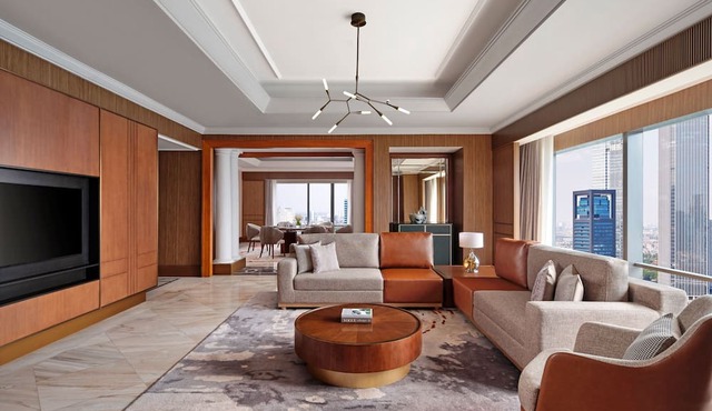 The Ritz-Carlton Jakarta, Mega Kuningan