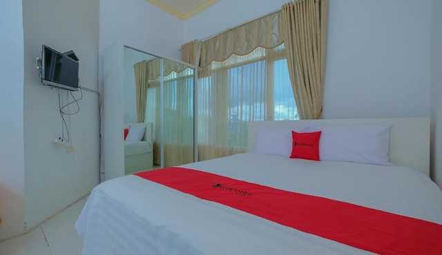 RedDoorz Syariah near Museum Lambung Mangkurat 2