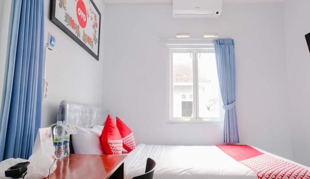 OYO 437 Hnr Homestay Syariah in Malang