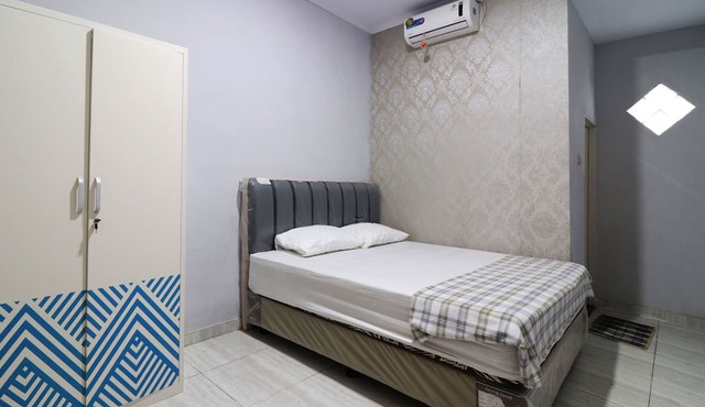 Ombey Guest House in Cibinong