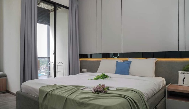 Urban Grey 1Br At Sudirman Suites Apartment