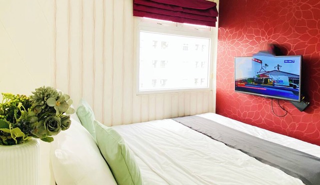 Vibrant Look 2Br At Apartment Green Pramuka City