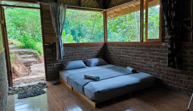 OZ Cabin by Farmstay Managel in Cianjur