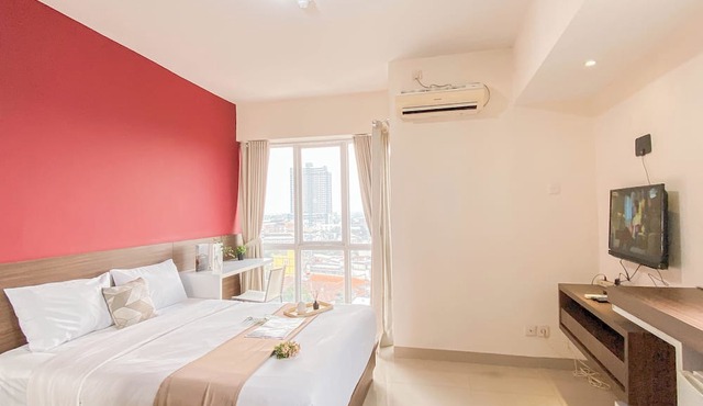 Cozy Stay Studio Room Apartment At Taman Melati Margonda in Depok