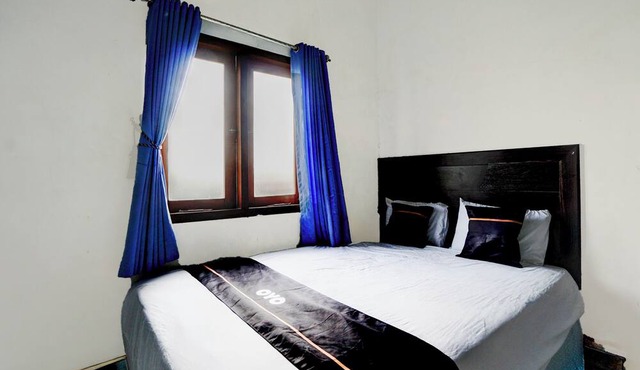 OYO 94818 Sabina House Syariah in Blitar