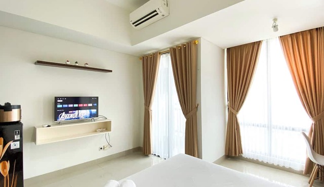 Homey And Nice Studio At Lrt City Bekasi Apartment in Bekasi
