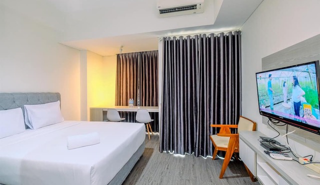 Homey And Restful Studio Lrt City Bekasi Apartment