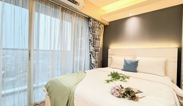 Good Location Studio At Apartment Tamansari The Hive Near Lrt Station