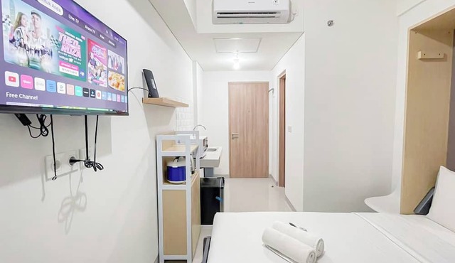 White Studio Room (No Kitchen) At Bandaraya - Tallasa City Makassar Apartment