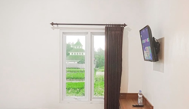 RR -2 Syariah Hotel SLG in Ngasem