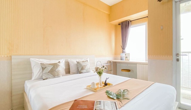 Relaxing Studio at Tamansari Mahogany Karawang Apartment