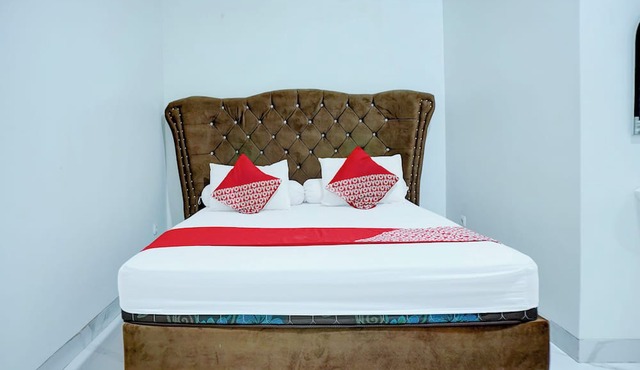Hotel O Stasiun Cirebon Kejaksan Near Alun Alun Cirebon Formerly Family Homestay in North Cirebon