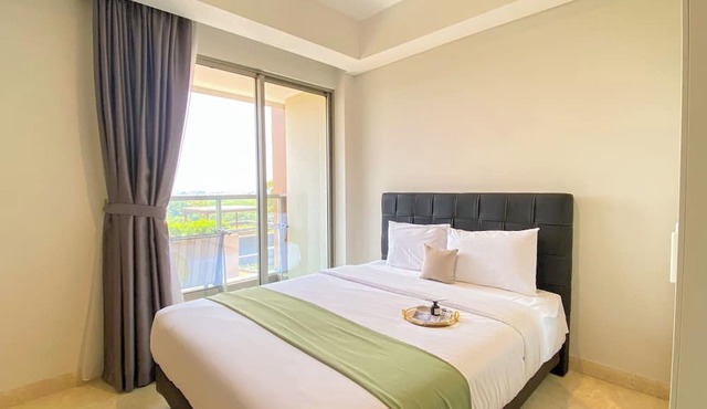 Great Location and Homey Studio Gold Coast Apartment near PIK