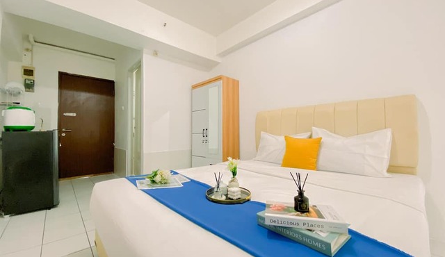 Restful and Homey Studio Gunung Putri Square Apartment in Gunung Putri