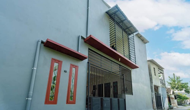 SPOT ON 93965 Ibrahim Guest House Syariah in Ngasem